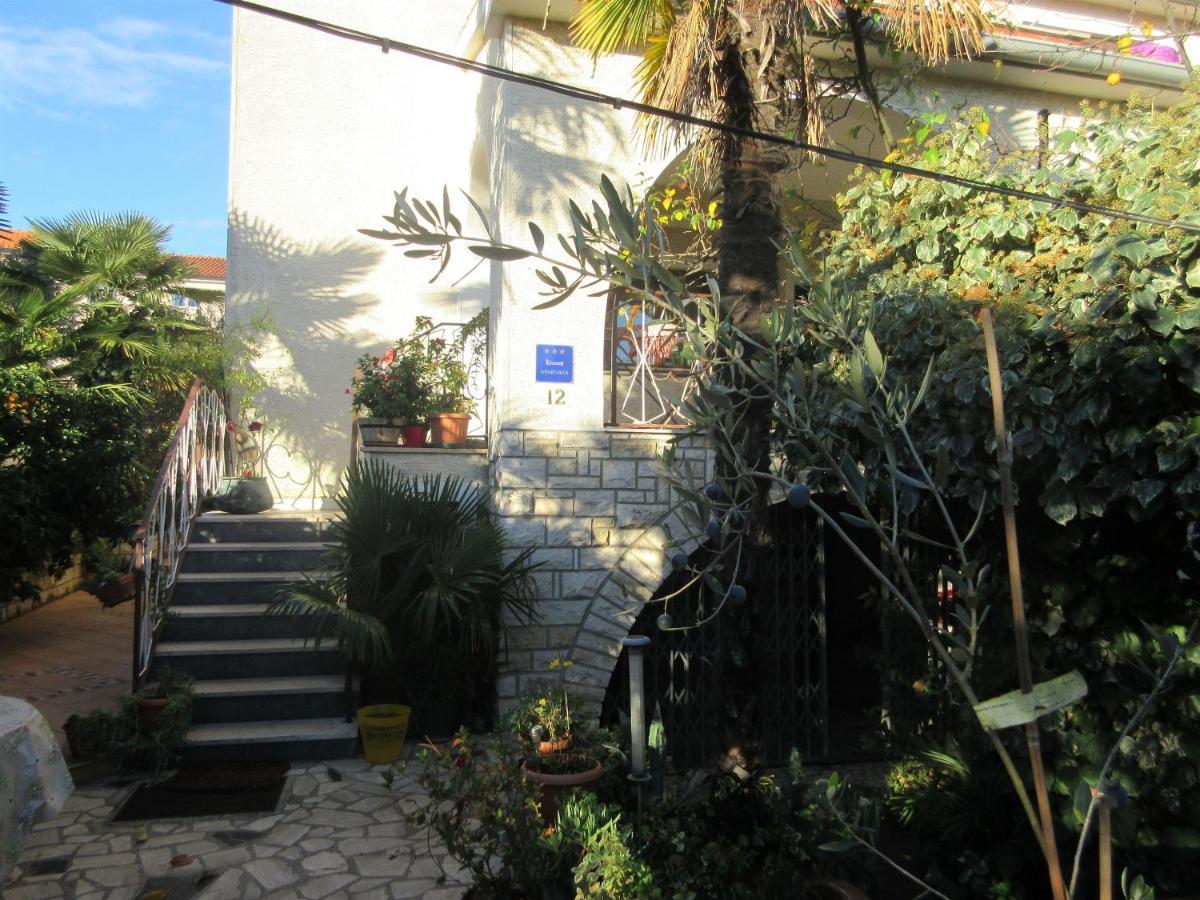 רוביני Apartments Medelin מראה חיצוני תמונה
