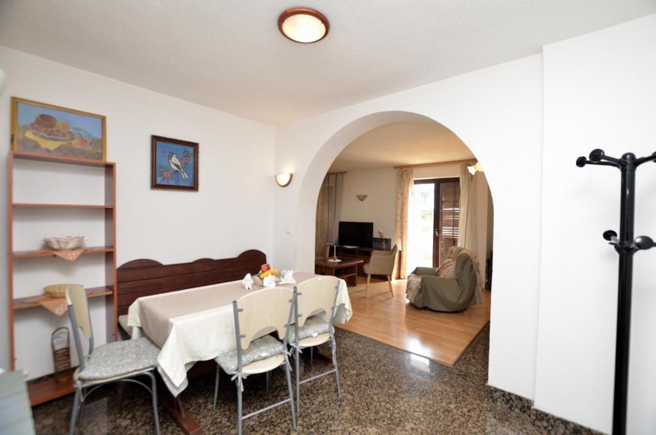 רוביני Apartments Medelin מראה חיצוני תמונה